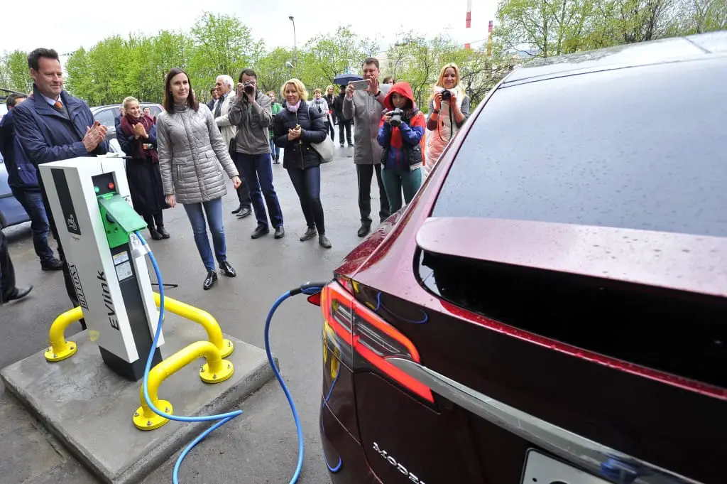 Russia Plans To Slash Import Tax On EVs