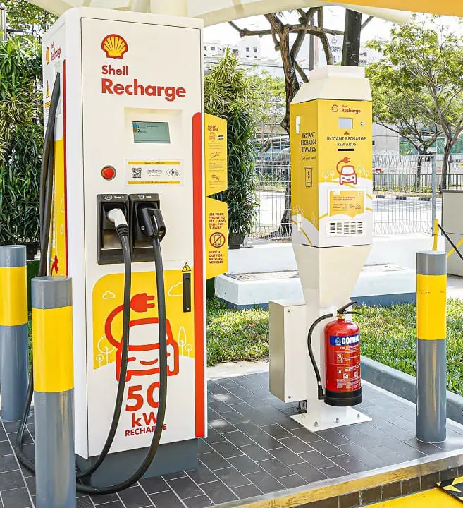 Oil Company Installs EV Charging Station