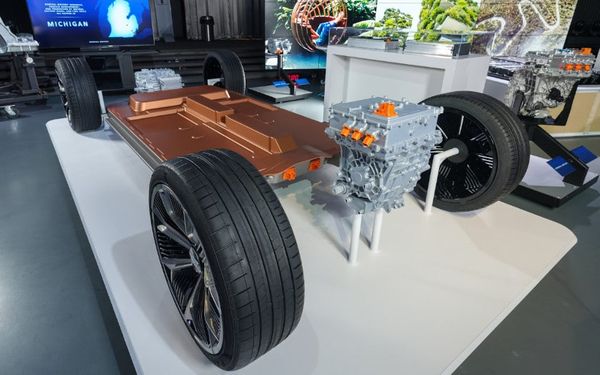 GMs Ultium Battery Platform Takes On Tesla