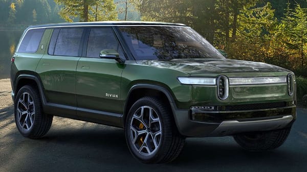 Rivian’s R1S SUV Looks Like An All-Electric Land Rover